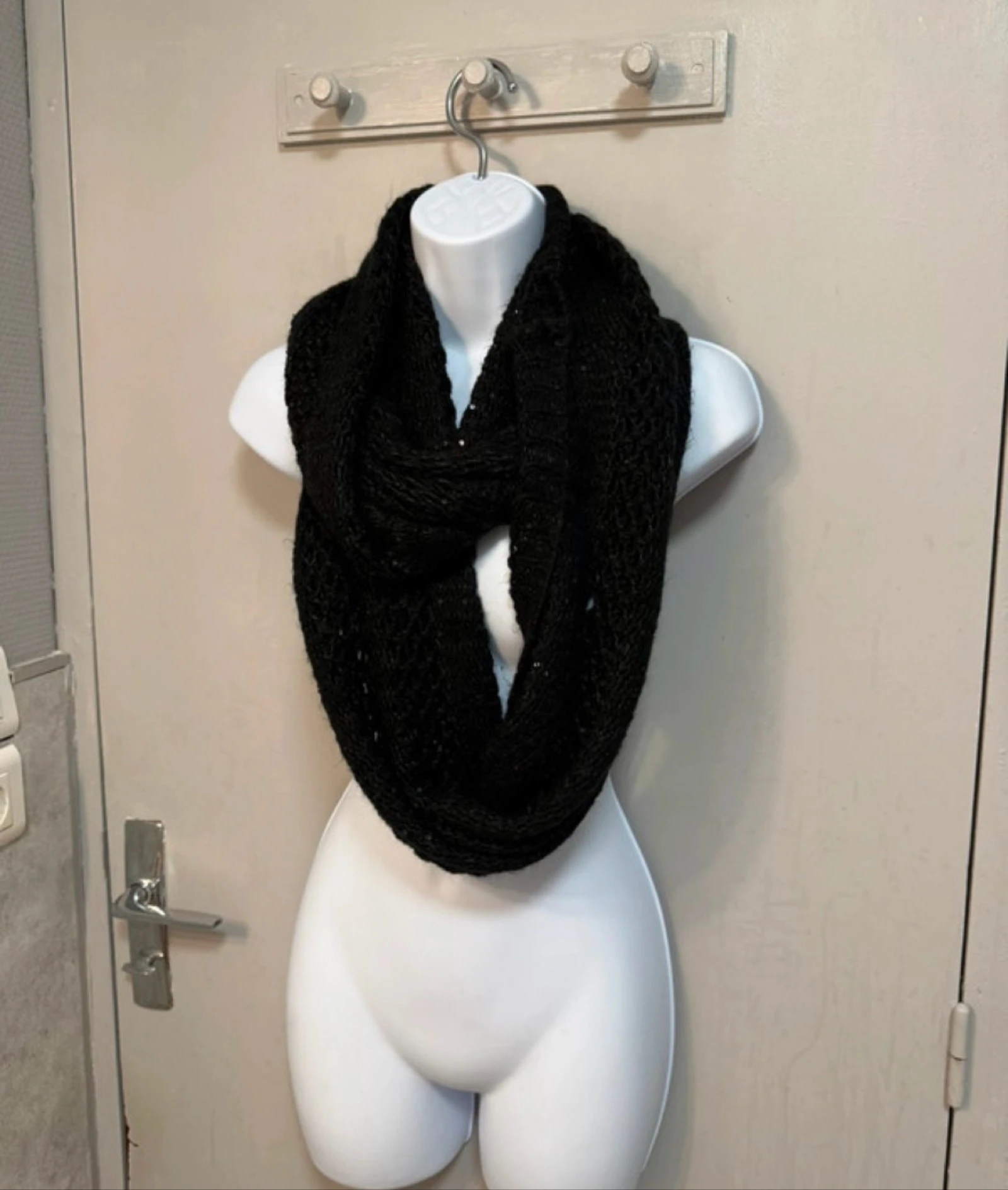Shiny black neck scarf  Vero moda – photo 4